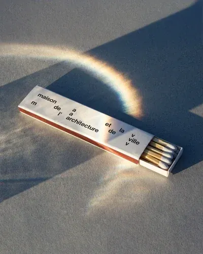 Matchbox with rainbow light