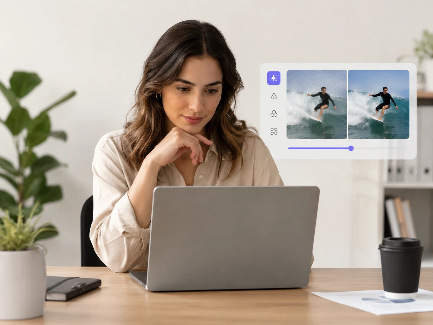 Chuyên viên marketing xem làm nét video cho quảng cáo sản phẩm trong studio